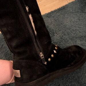 Black uggs